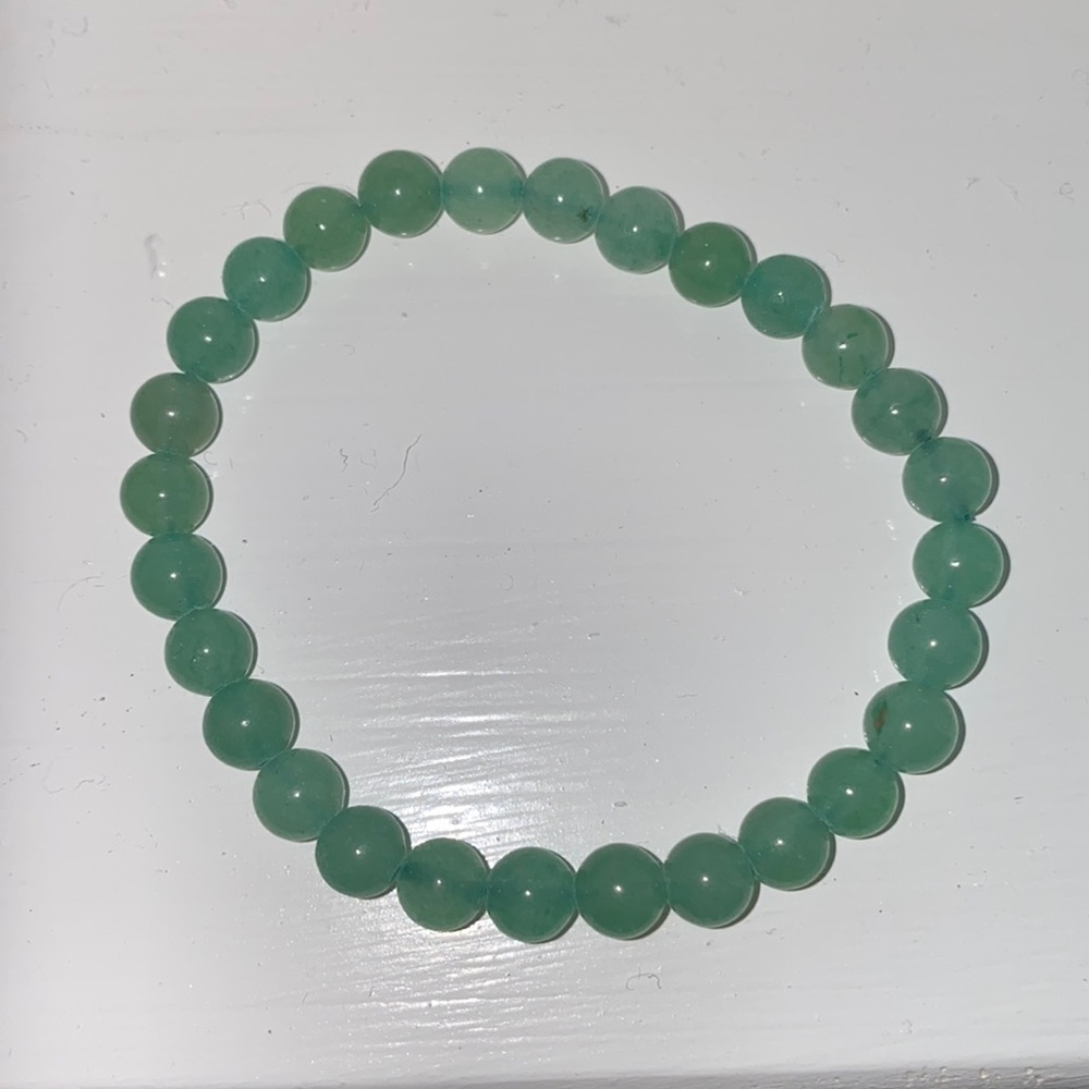 Glass Jade Beads Bracelet - Picture 2 of 4